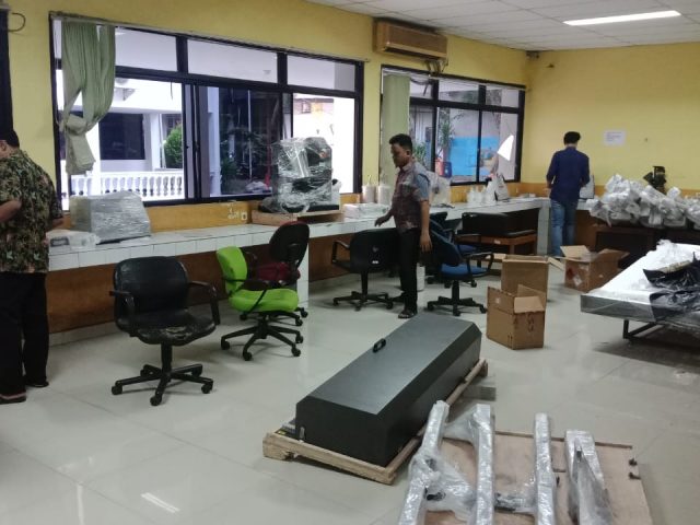 Pengiriman, bongkar dan penempatan alat labolatorium, Brand : Gester – China