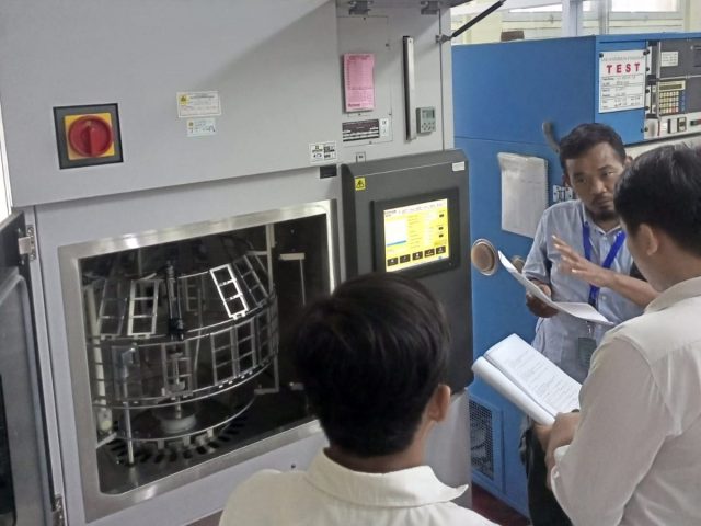 Pengecekan mesin Ci4000 type Weather – Ometer, Brand : Atlas MTT Ametek – Amerika
