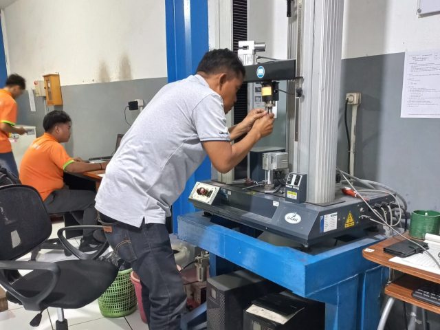 Pemasangan Part dan Kalibrasi Mesin Tensile Strength Tester UT-2080, Brand: U-CAN – Taiwan