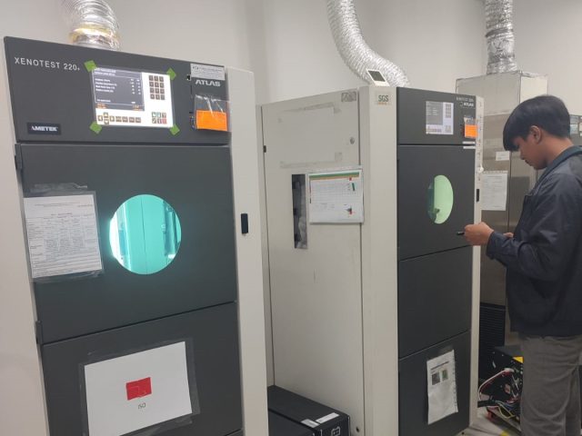 Installasi Lampu dan Maintenance mesin Xenotest 220, Brand: Atlas MTT – Amerika