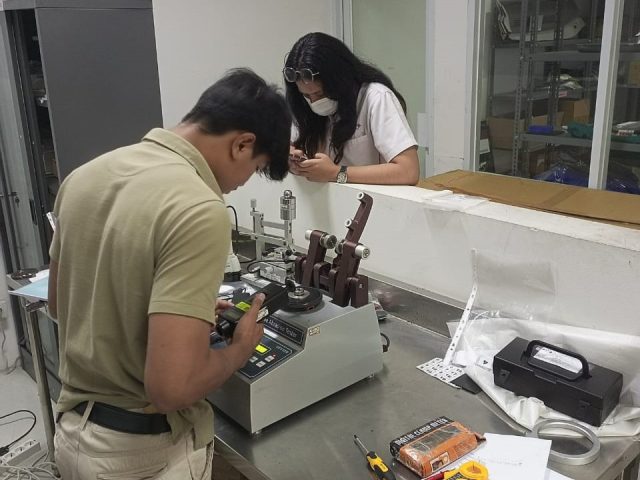Pengecekan mesin Taber Abrasion Tester GT-C14A, Brand: Gester – China